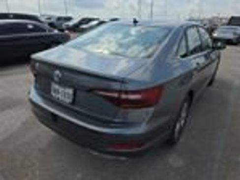 Used 2019 Volkswagen Jetta R-Line FWD image 3