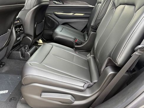 New 2025 Jeep Grand Cherokee L Limited w/ Luxury Tech Group II image 34