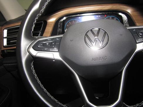Used 2024 Volkswagen Atlas SE FWD image 5