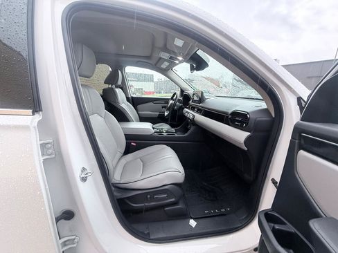 Used 2023 Honda Pilot Elite image 11