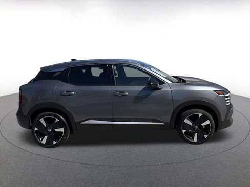 Used 2026 Nissan Kicks SR AWD/4WD image 15