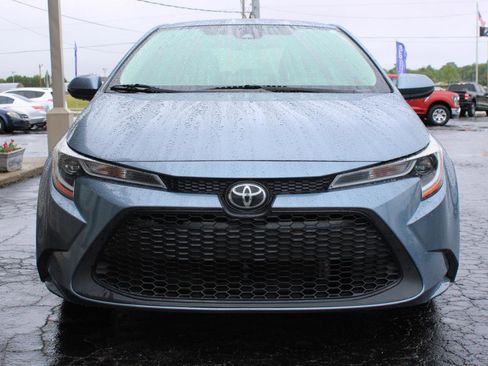 Used 2022 Toyota Corolla LE FWD image 2