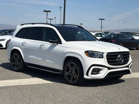 Used 2024 Mercedes-Benz GLS 450 4MATIC image 5