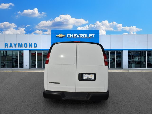 Used 2025 Chevrolet Express 2500 Extended RWD image 4