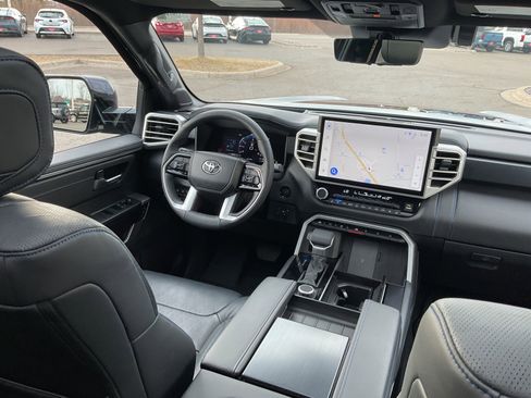 Used 2025 Toyota Sequoia Platinum image 24