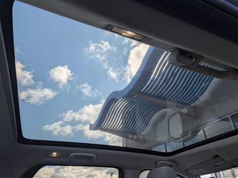 Used 2020 Land Rover Discovery Sport S image 20