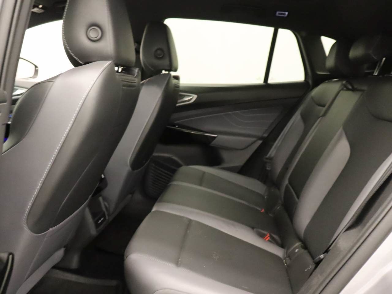 Used 2023 Volkswagen ID.4 Pro S RWD image 16