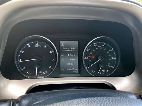Certified 2018 Toyota RAV4 XLE FWD image 3