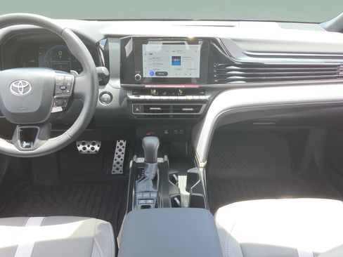 Used 2026 Toyota Camry SE FWD image 24