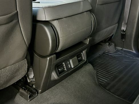 Used 2023 Chevrolet Silverado 1500 LT AWD/4WD image 28