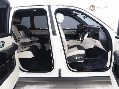 Used 2020 Rolls-Royce Cullinan image 15