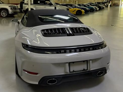 Used 2025 Porsche 911 Carrera RWD image 18