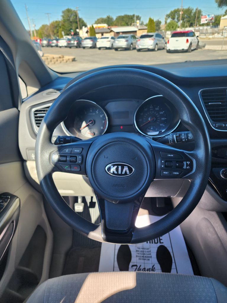 Used 2016 Kia Sedona LX w/ Option Group 020 FWD image 13