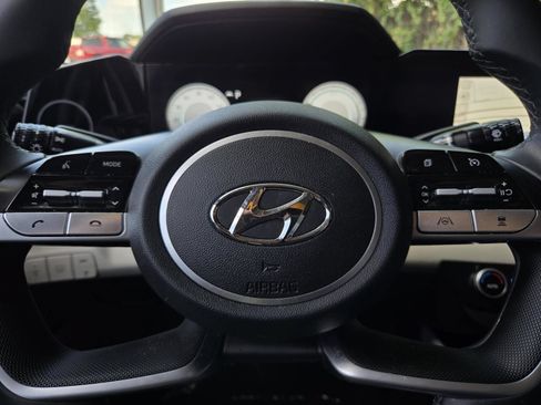 Used 2023 Hyundai Elantra Limited FWD image 30