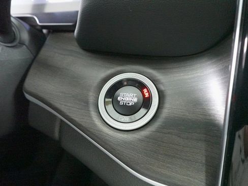 New 2025 Jeep Grand Cherokee L Limited w/ Luxury Tech Group II image 22