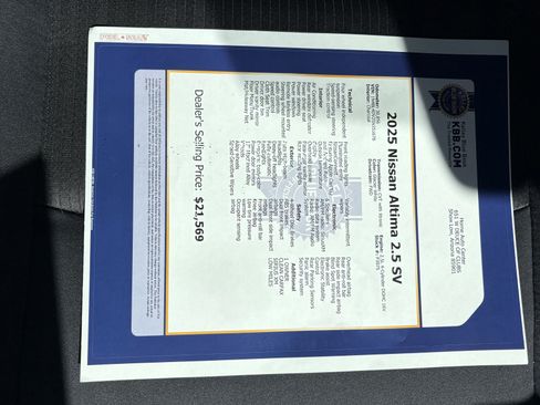 Used 2025 Nissan Altima 2.5 SV FWD image 26