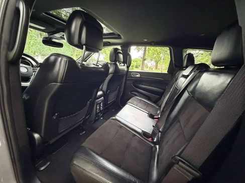 Used 2019 Jeep Grand Cherokee Altitude AWD/4WD image 7