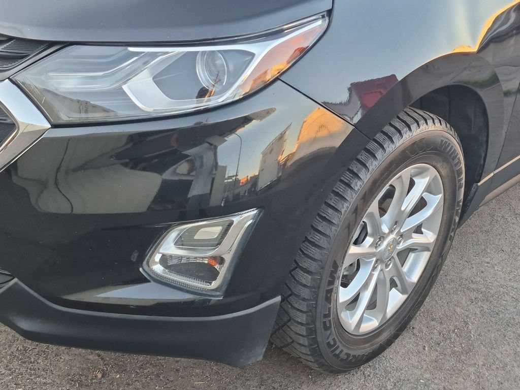 Used 2020 Chevrolet Equinox LS w/ LS Convenience Package FWD image 5