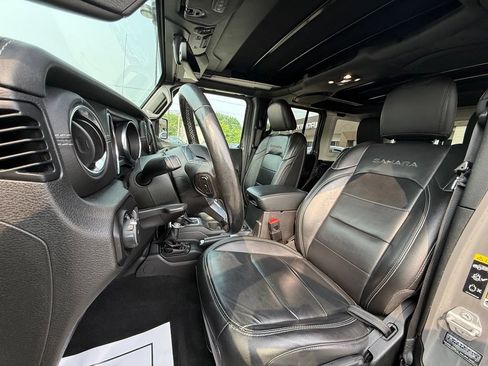 Used 2021 Jeep Wrangler Unlimited Sahara w/ Uconnect 4C Nav & Sound Group AWD/4WD image 18
