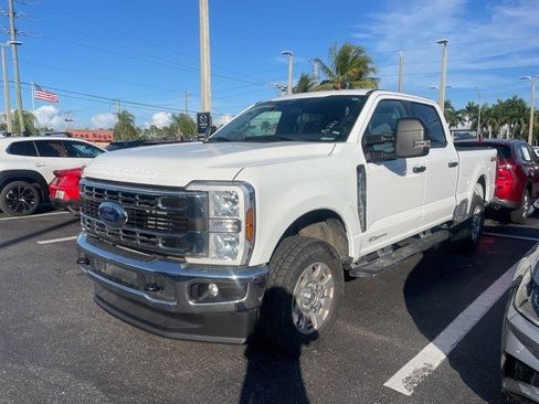 Used 2024 Ford F250 XLT image 2