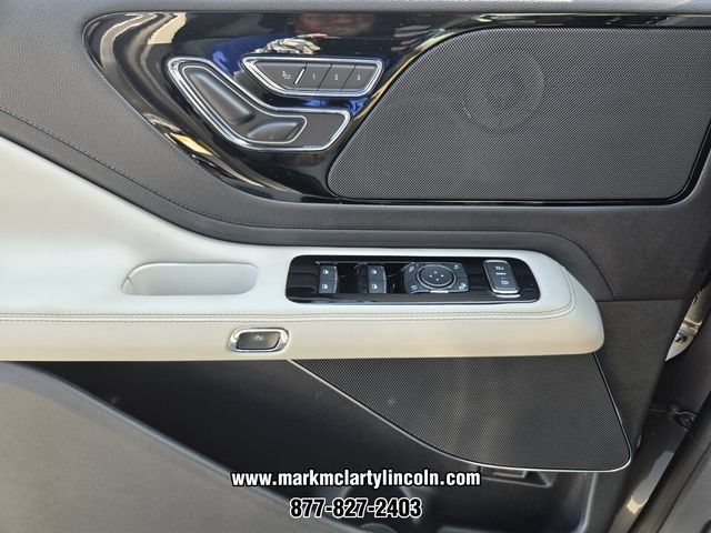 New 2027 Lincoln Aviator AWD w/ Jet Appearance Package image 21