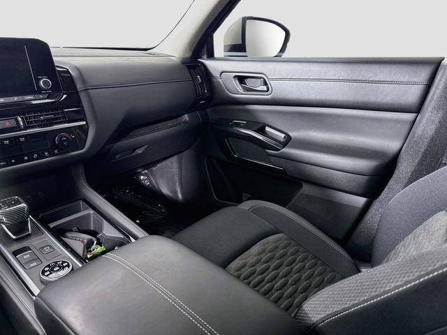 Used 2023 Nissan Pathfinder SV w/ SV Premium Package AWD/4WD image 23