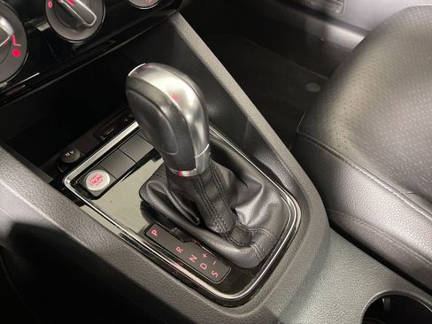 Used 2016 Volkswagen Jetta SEL FWD image 24