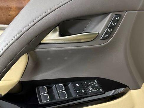 Used 2018 Lexus LX 570 4WD image 10