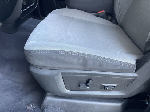Used 2024 RAM 2500 Big Horn AWD/4WD image 15