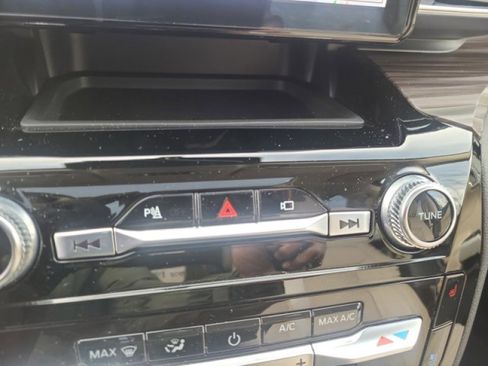 Used 2022 Ford Explorer Limited w/ Equipment Group 301A image 32