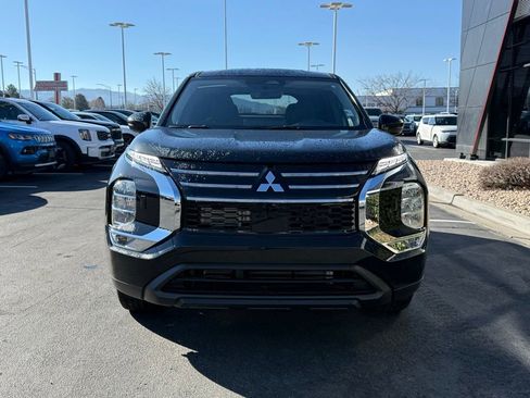 New 2026 Mitsubishi Outlander ES image 2