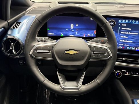Used 2025 Chevrolet Equinox EV LT w/ Convenience Package II FWD image 16