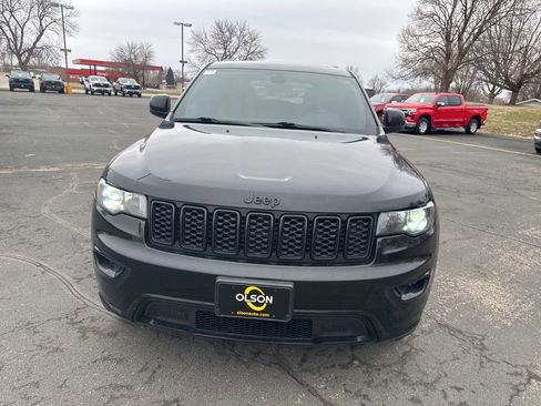 Used 2018 Jeep Grand Cherokee Altitude image 8