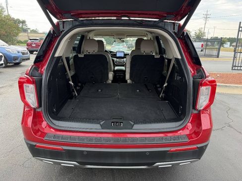 Used 2023 Ford Explorer XLT w/ Equipment Group 202A RWD image 9