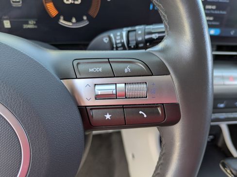 Used 2025 Hyundai Kona SEL image 28