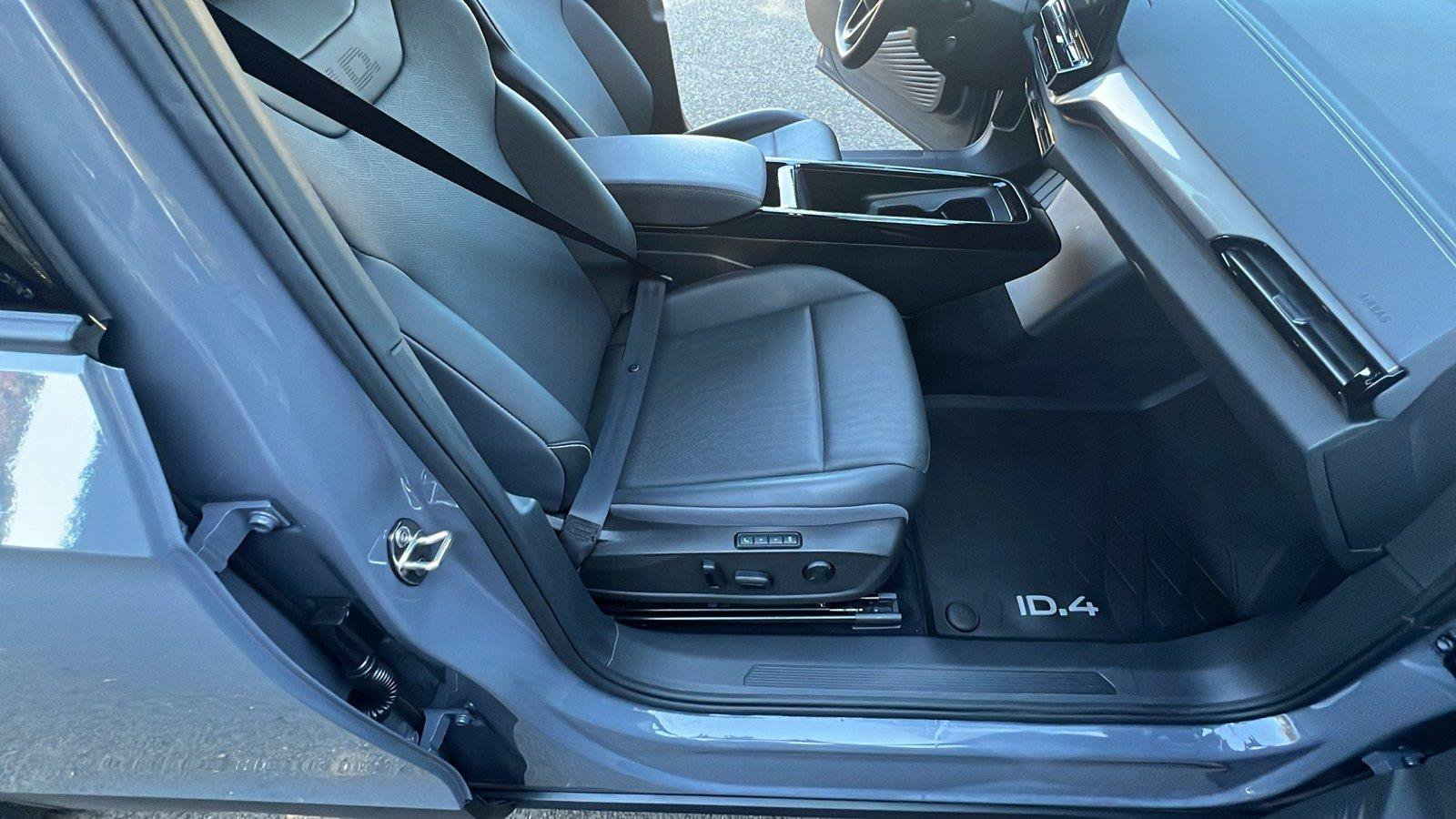 Certified 2023 Volkswagen ID.4 Pro S AWD/4WD image 14
