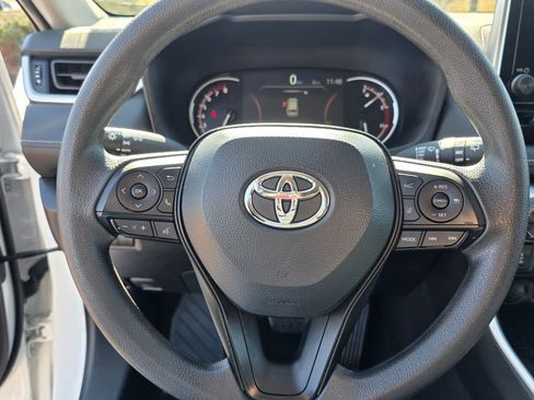 Used 2025 Toyota RAV4 XLE image 15