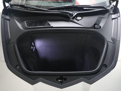 Used 2024 Chevrolet Corvette Stingray Premium Cpe w/ Z51 Performance Package RWD image 27
