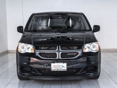 Used 2018 Dodge Grand Caravan SE w/ UConnect Hands-Free Group FWD image 3