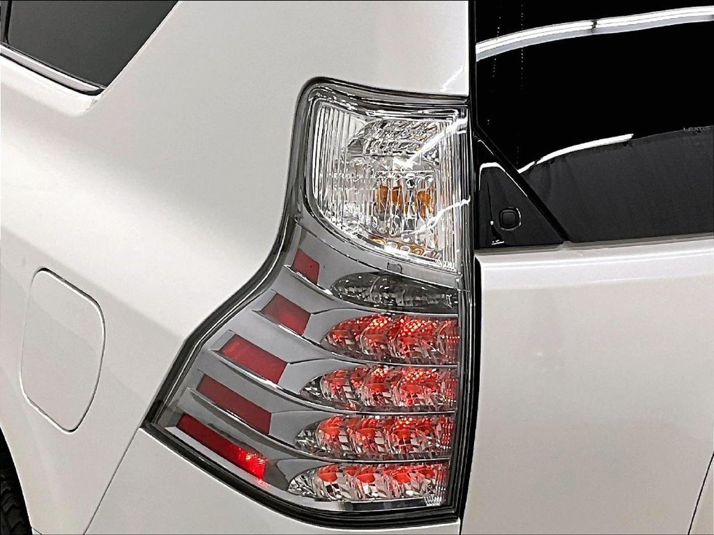 Used 2023 Lexus GX 460 Premium w/ Premium Plus Package AWD/4WD image 23