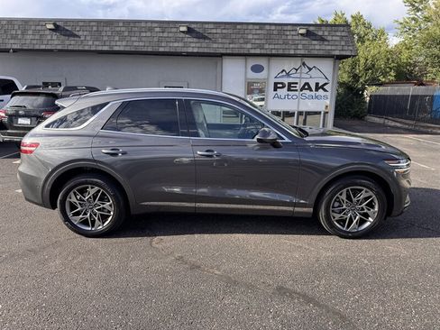Used 2022 Genesis GV70 2.5T w/ Advanced Package AWD/4WD image 8