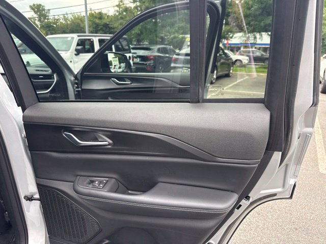 Used 2023 Jeep Grand Cherokee Altitude AWD/4WD image 26