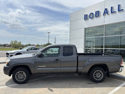 Used 2010 Toyota Tacoma 2WD Access Cab image 2
