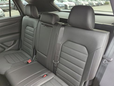 New 2026 Volkswagen Atlas Cross Sport SEL R-Line image 26