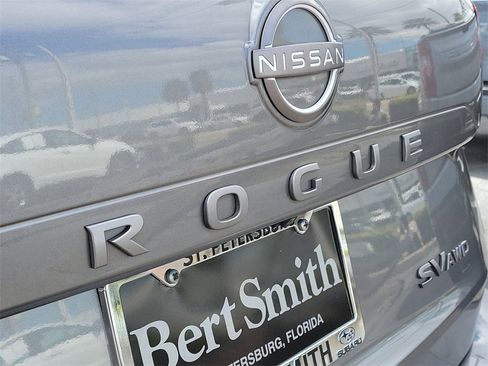 Used 2024 Nissan Rogue SV image 5