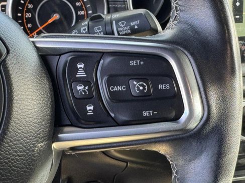 Used 2019 Jeep Wrangler Unlimited Sahara w/ Advanced Safety Group AWD/4WD image 18