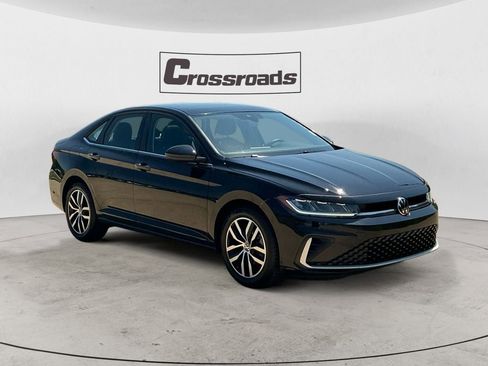 Used 2025 Volkswagen Jetta SE FWD image 7