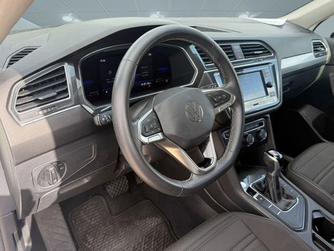 Used 2022 Volkswagen Tiguan S image 4