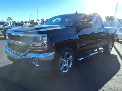 Used 2018 Chevrolet Silverado 1500 LT w/ All Star Edition image 4