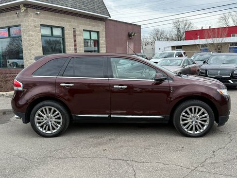 Used 2012 Lincoln MKX FWD image 4
